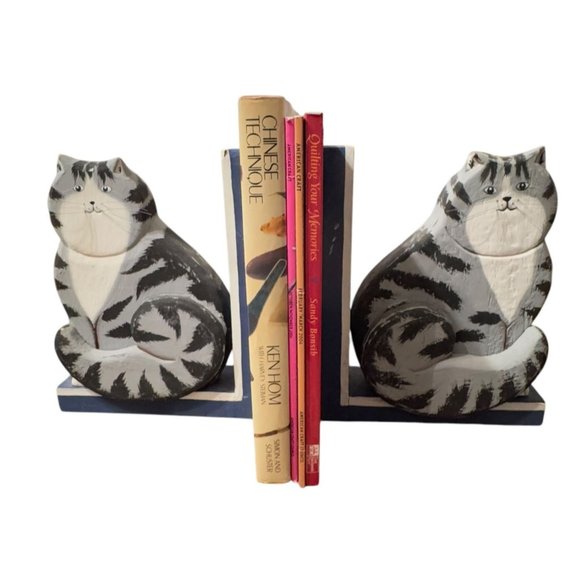 Wooden Gray Tabby Cat Bookends Blue & White Base - Picture 13 of 13